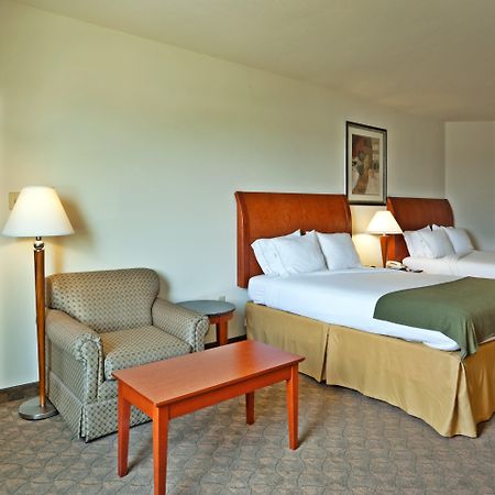 Holiday Inn Express Hotel And Suites Fairfield-North By Ihg Exterior photo