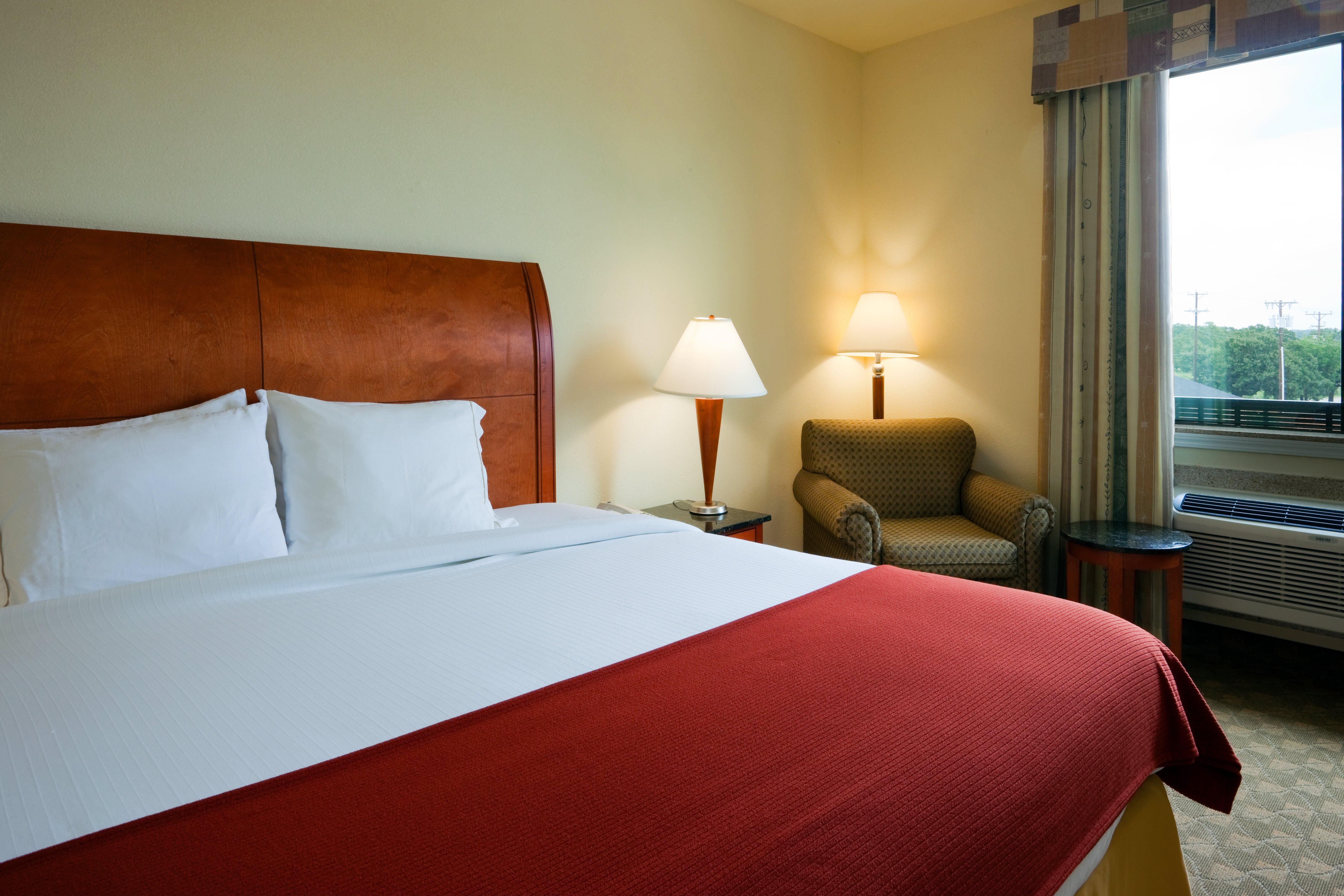 Holiday Inn Express Hotel And Suites Fairfield-North By Ihg Room photo