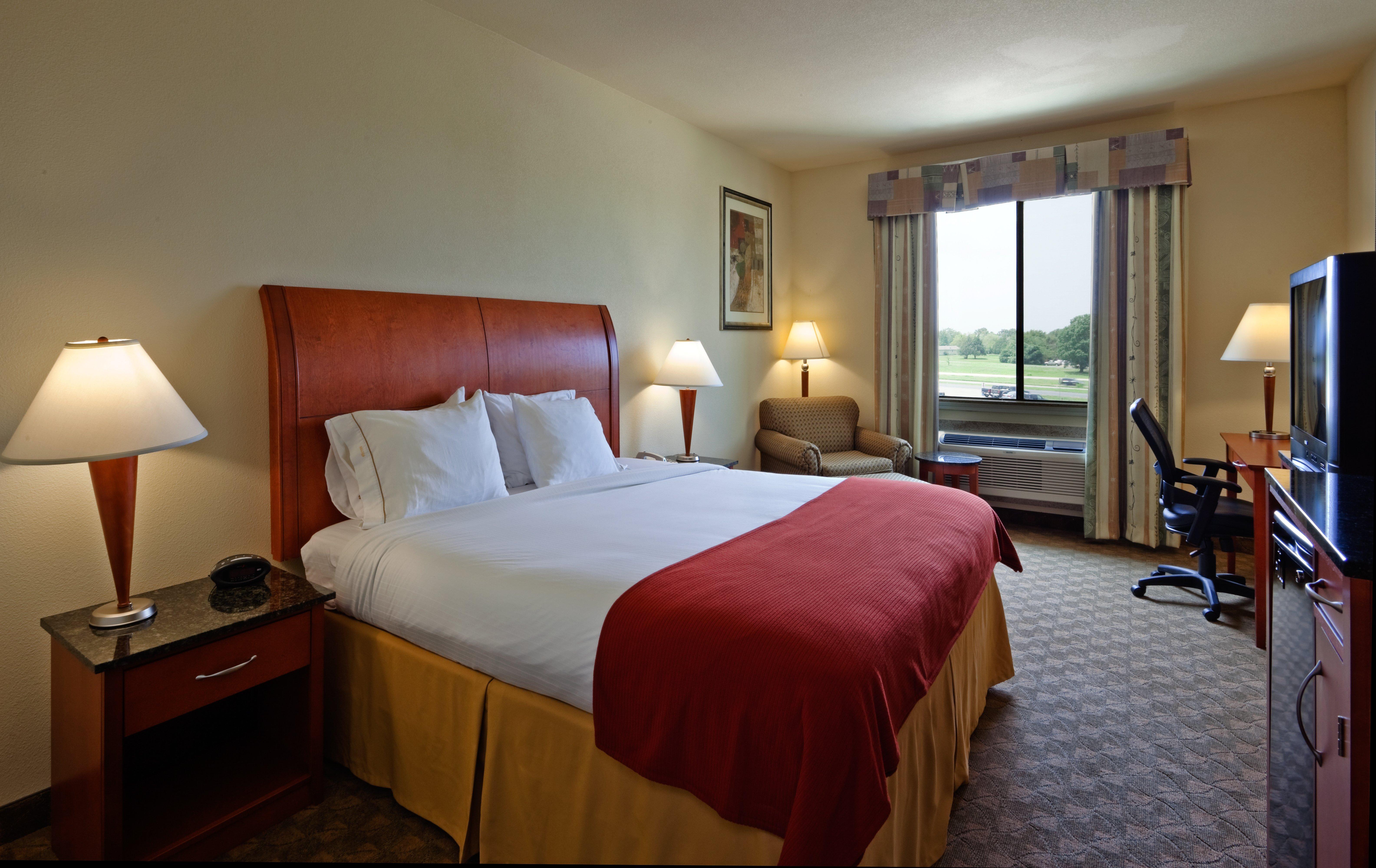 Holiday Inn Express Hotel And Suites Fairfield-North By Ihg Exterior photo